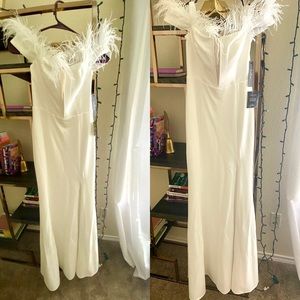 Lulus *NEW* Off the Shoulder maxi dress with slit